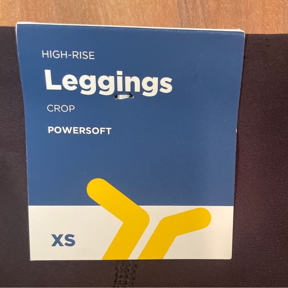 OLD Navy High Rise Powersoft Crop Leggings 🖤 - Picture 6 of 8